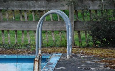 The abandoned swimming pool at Aller Park, Dartington